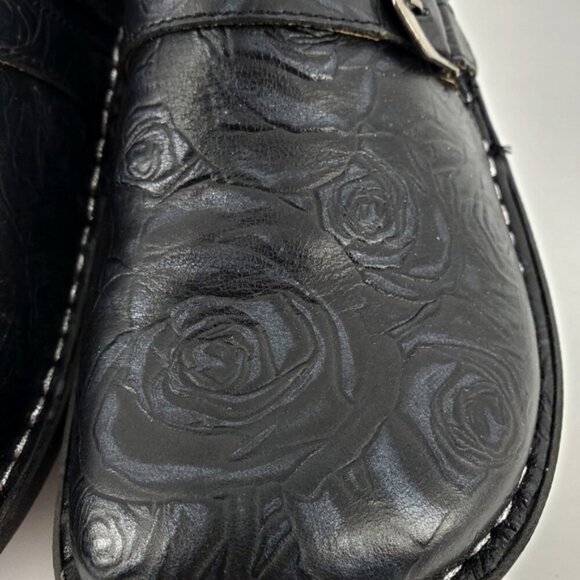 Alegria by PG Lite EU41/ US 9.5 Black Leather Silver Rose Embossed Mules Clogs - Picture 5 of 10